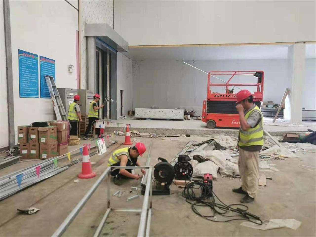 叮咚買菜寶山寶灣國際冷凍倉綜合布線監控弱電(diàn)工(gōng)程